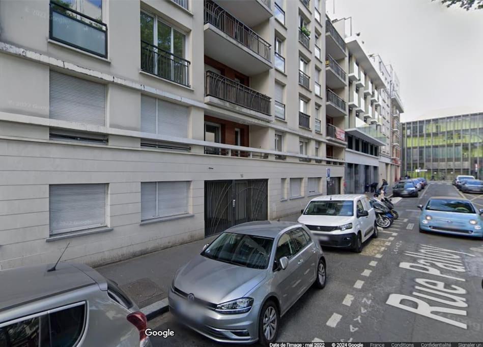 Studio A 2 Pas Du Metro Clichy Buitenkant foto